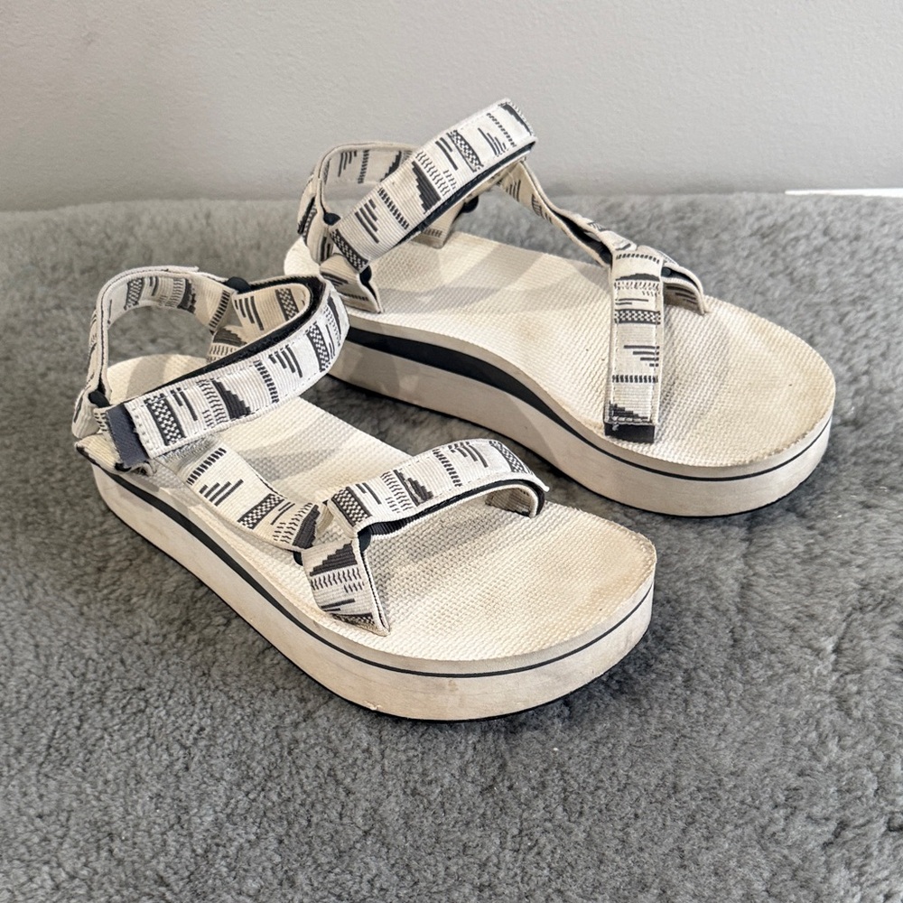 Teva Platform Sandles